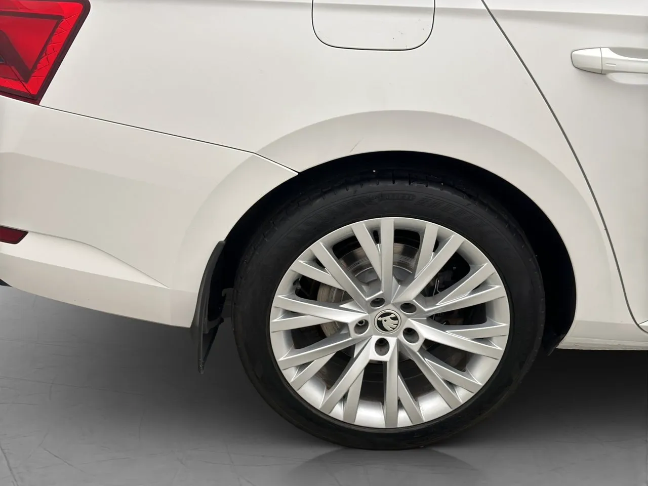 Vehicle image 30