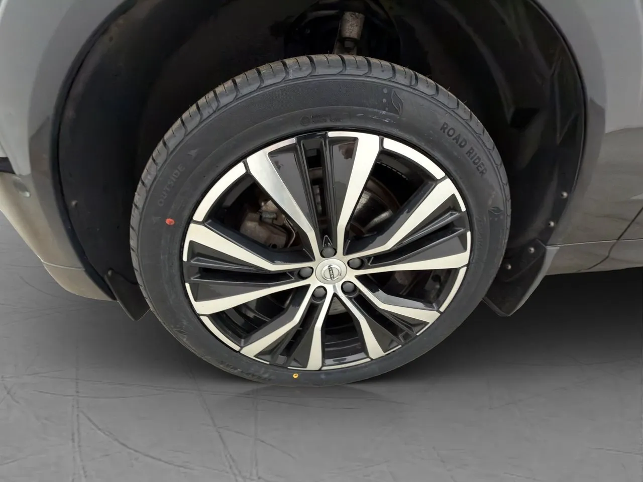 Vehicle image 36