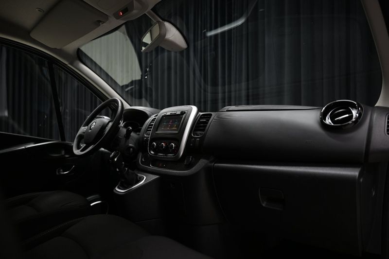 Renault Trafic bild 23