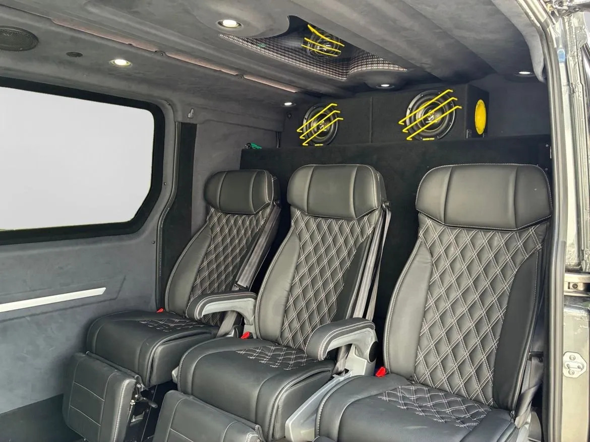 Vehicle image 14