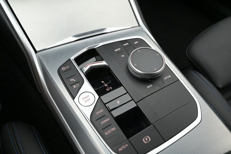 BMW 330 bild 18