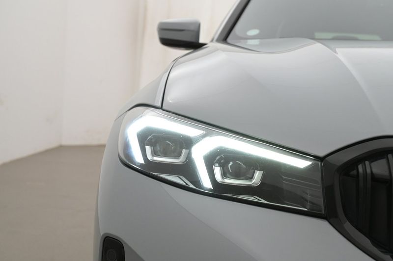 BMW 330 bild 25