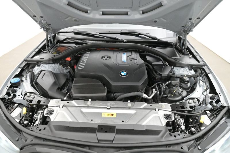 BMW 330 bild 26
