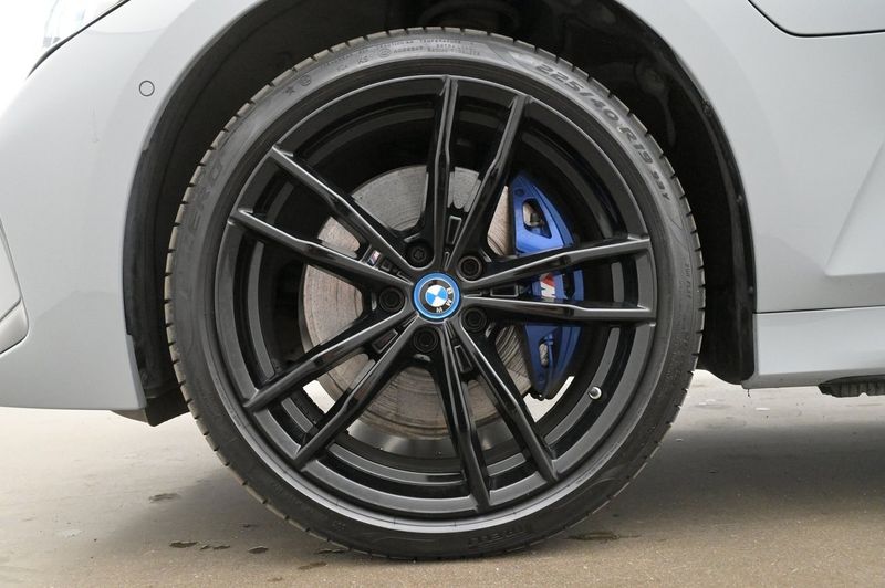BMW 330 bild 27