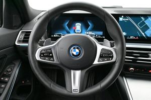 BMW 330 bild 7