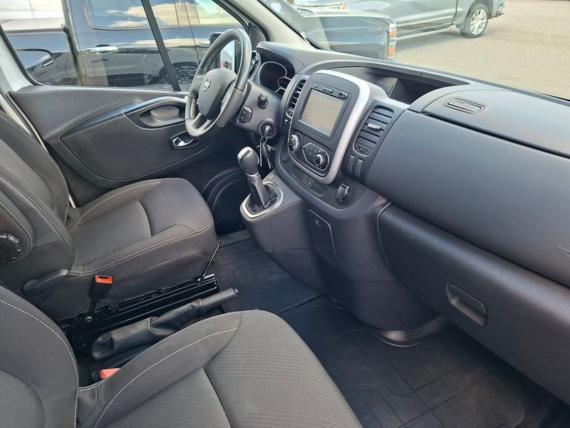 Nissan NV300 bild 8