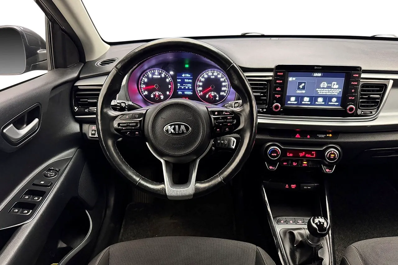 Vehicle image 16