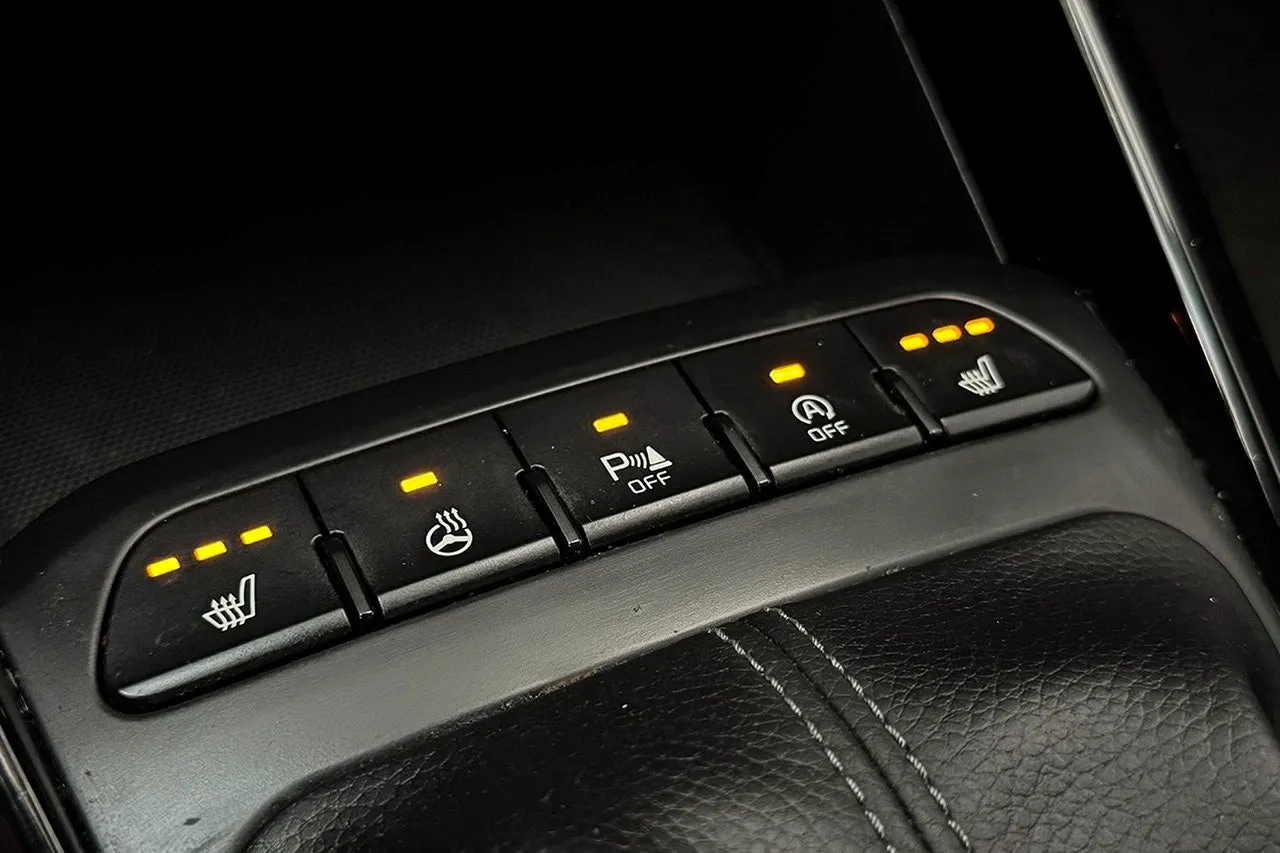 Vehicle image 27