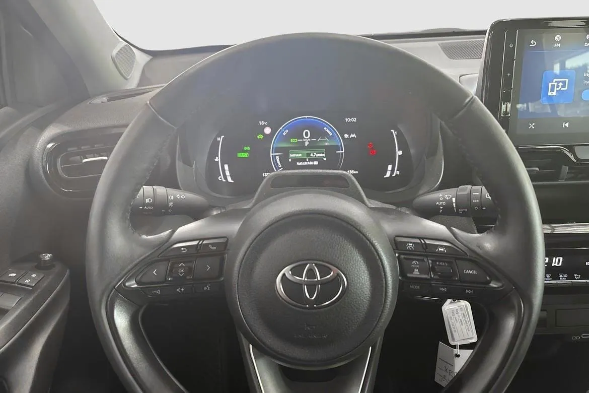 Vehicle image 9
