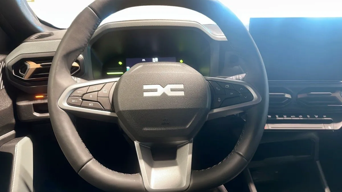 Vehicle image 26