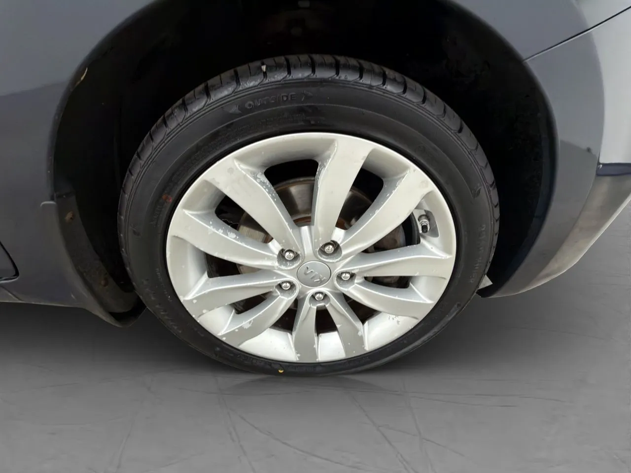 Vehicle image 30