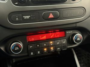 Kia Carens bild 22