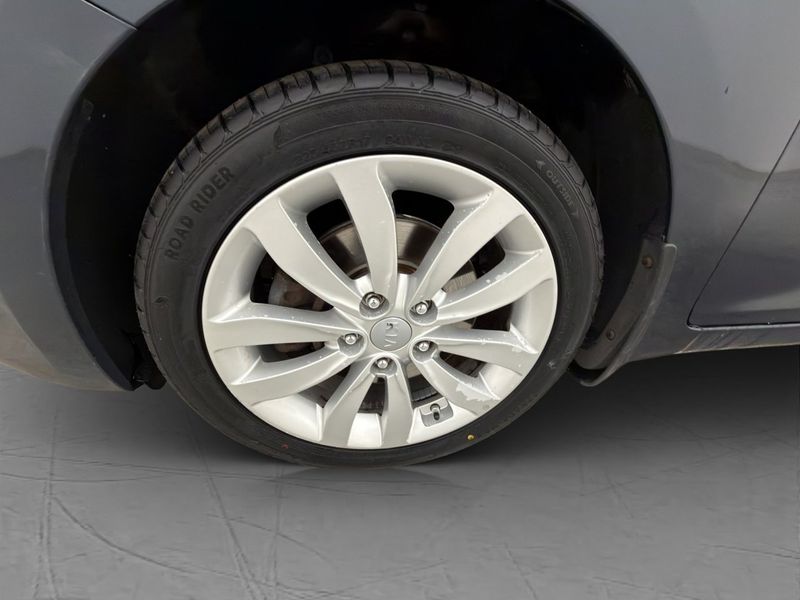 Kia Carens bild 28