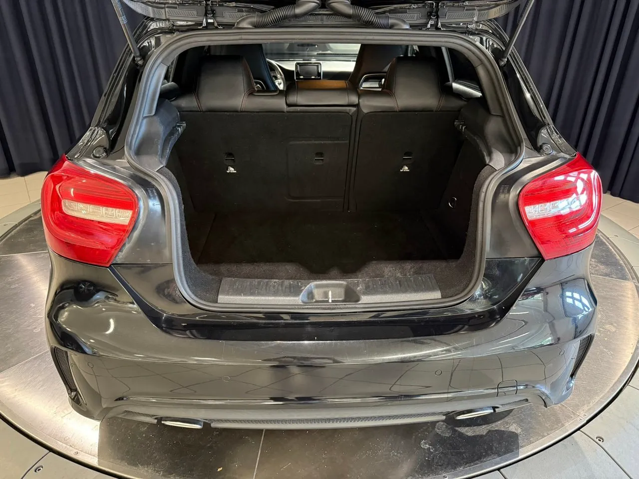 Vehicle image 8