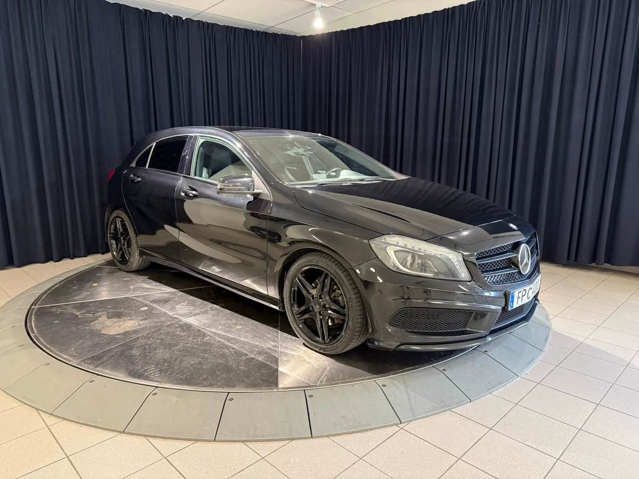 Vehicle image 7
