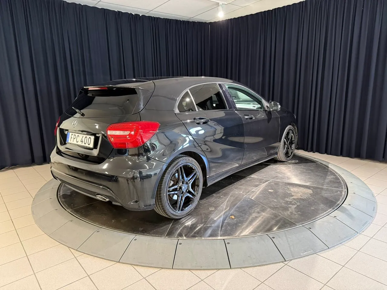 Vehicle image 5