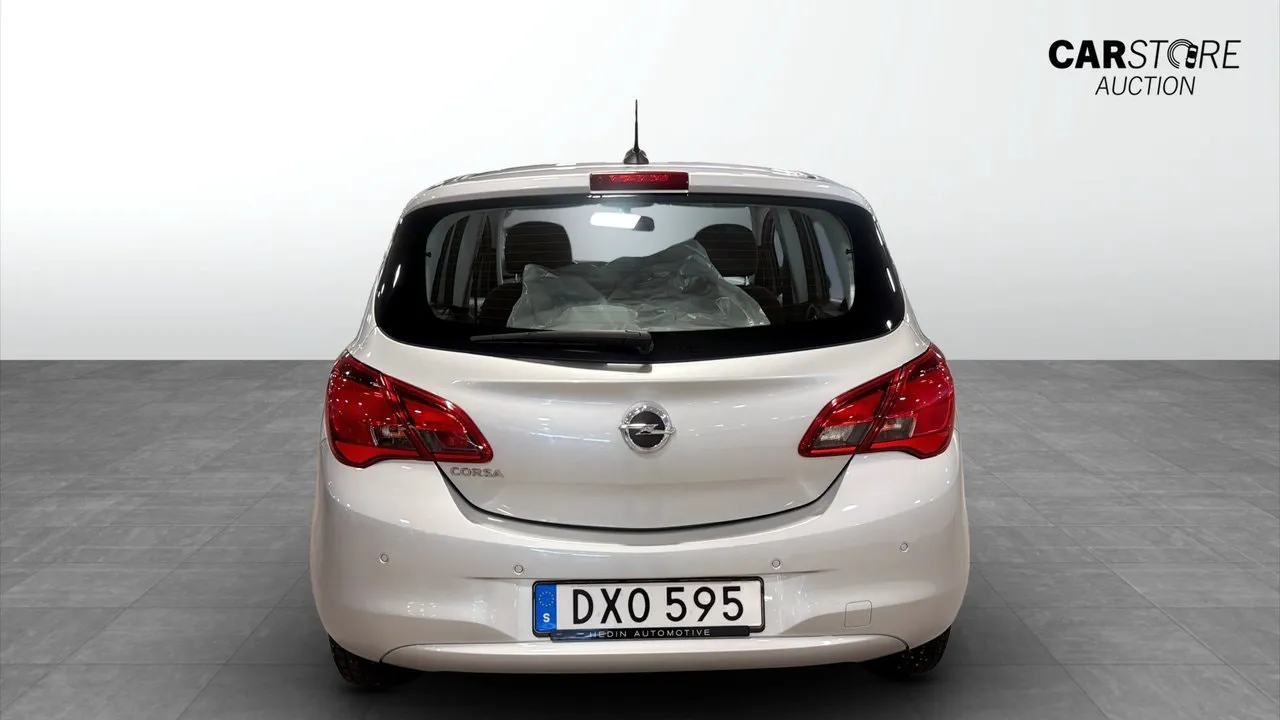 Vehicle image 6