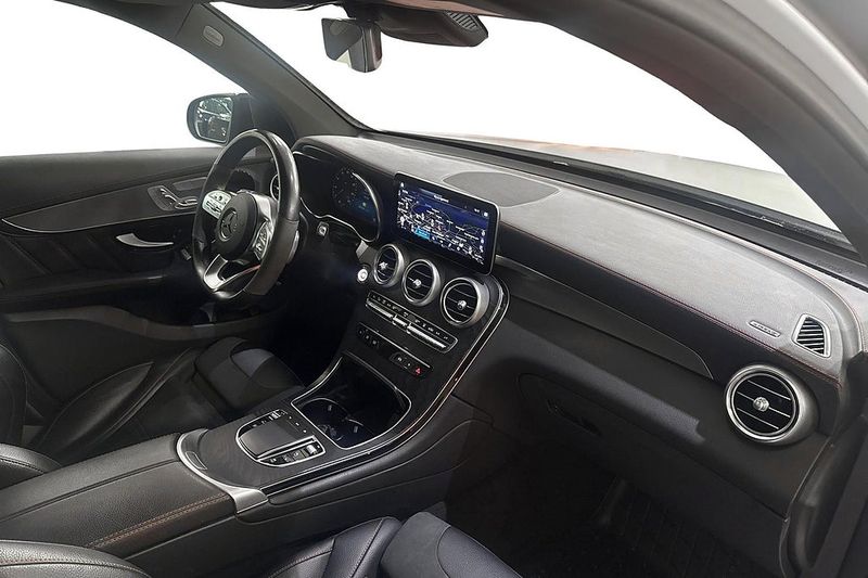 Mercedes GLC300 bild 9