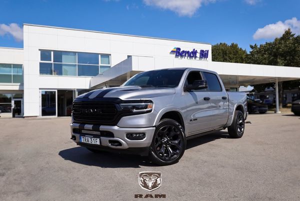 RAM 1500 5.7 V8 HEMI / Sportavgassystem/ Limited Night edi. - 2024