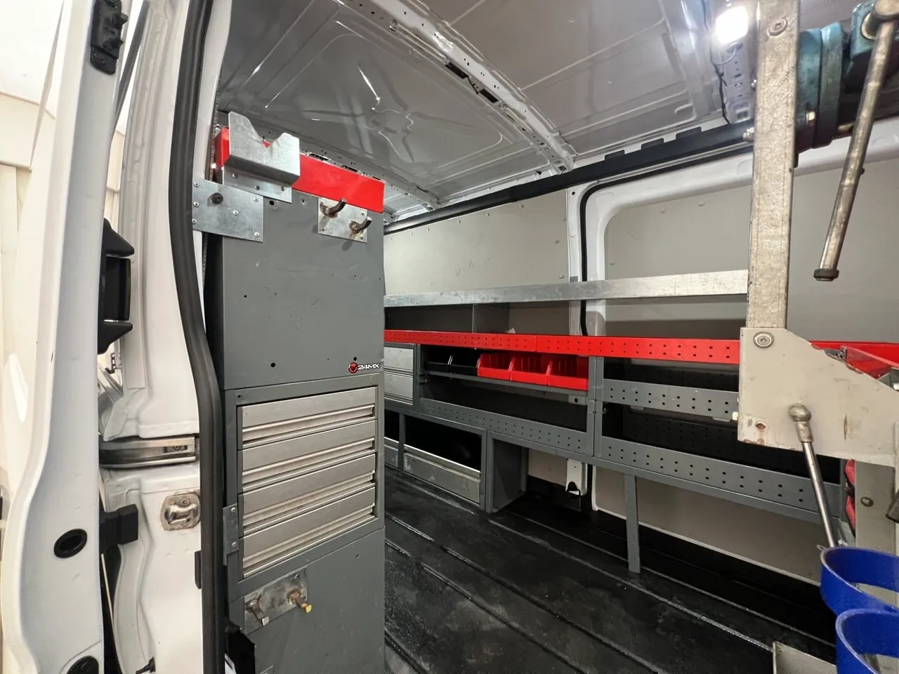 Vehicle image 13