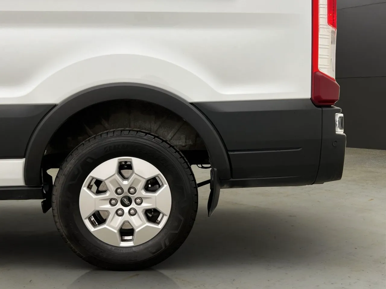 Vehicle image 31