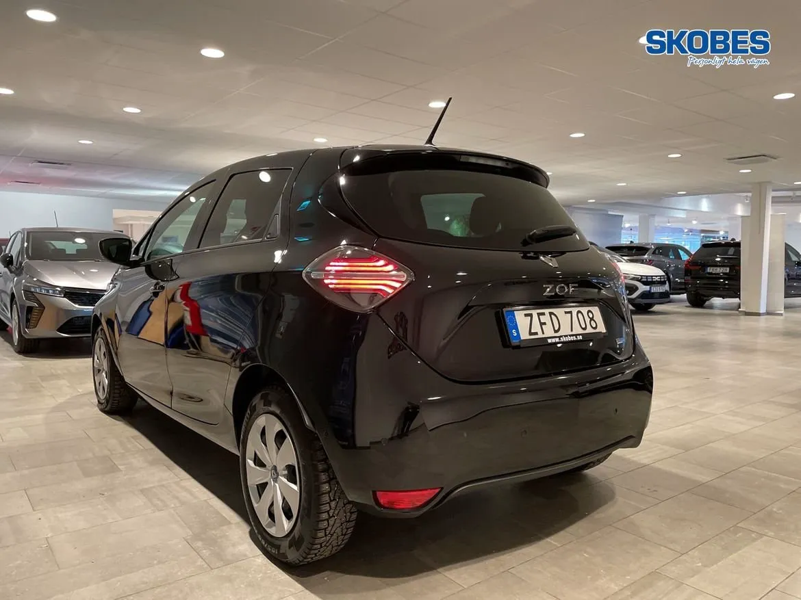 Vehicle image 7