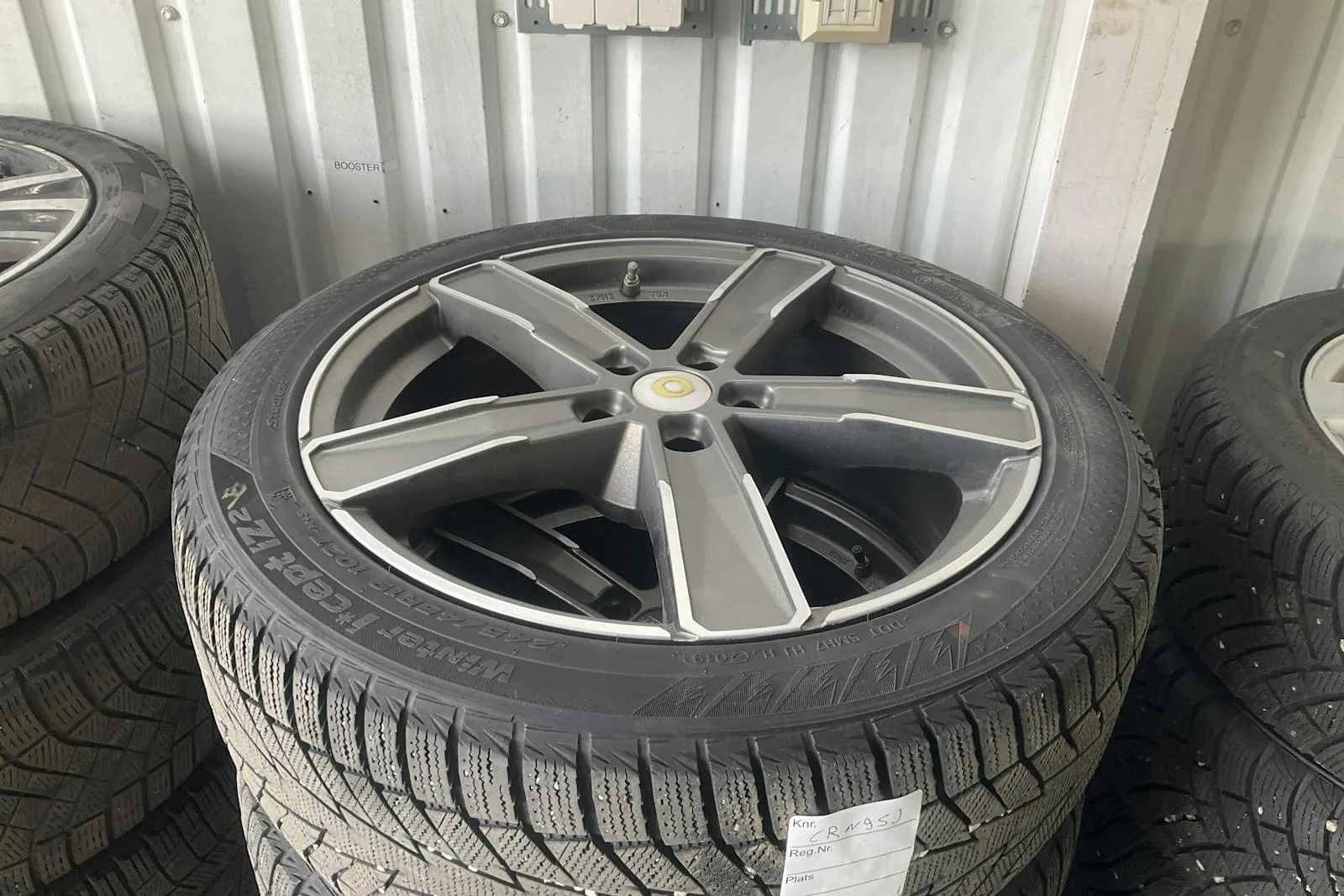 Vehicle image 17