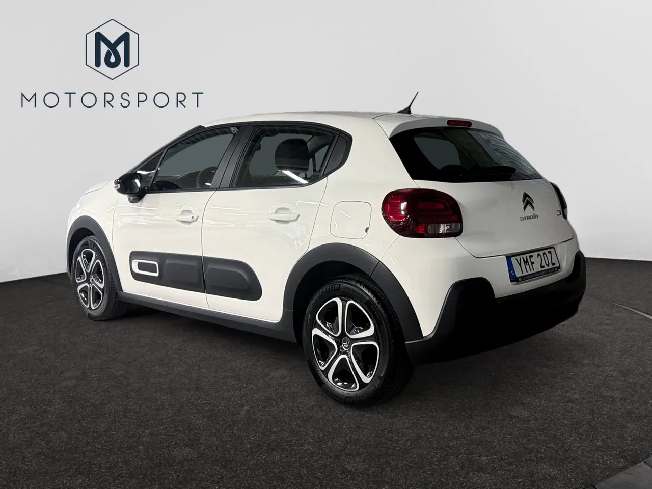 Vehicle image 3