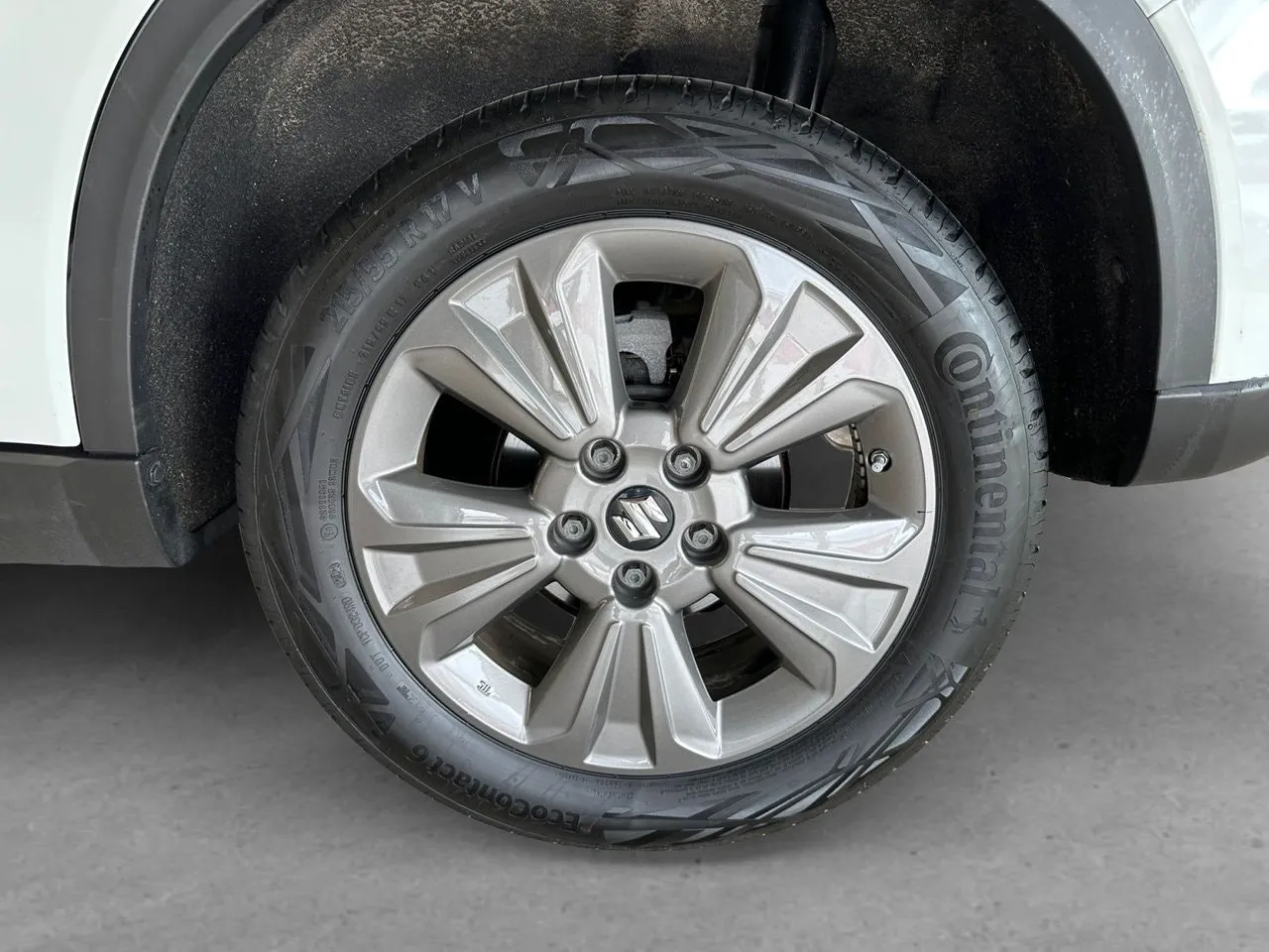 Vehicle image 7