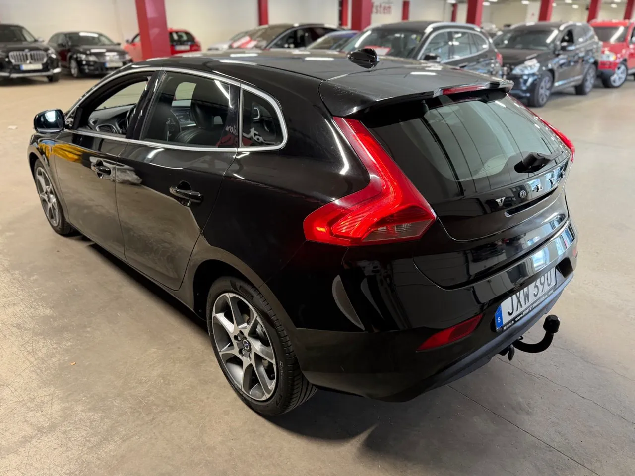 Vehicle image 5