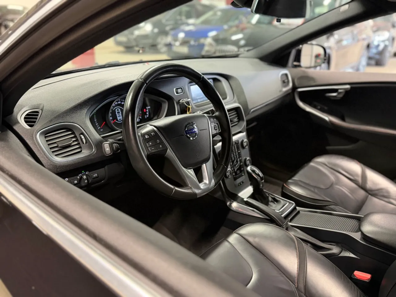 Vehicle image 13