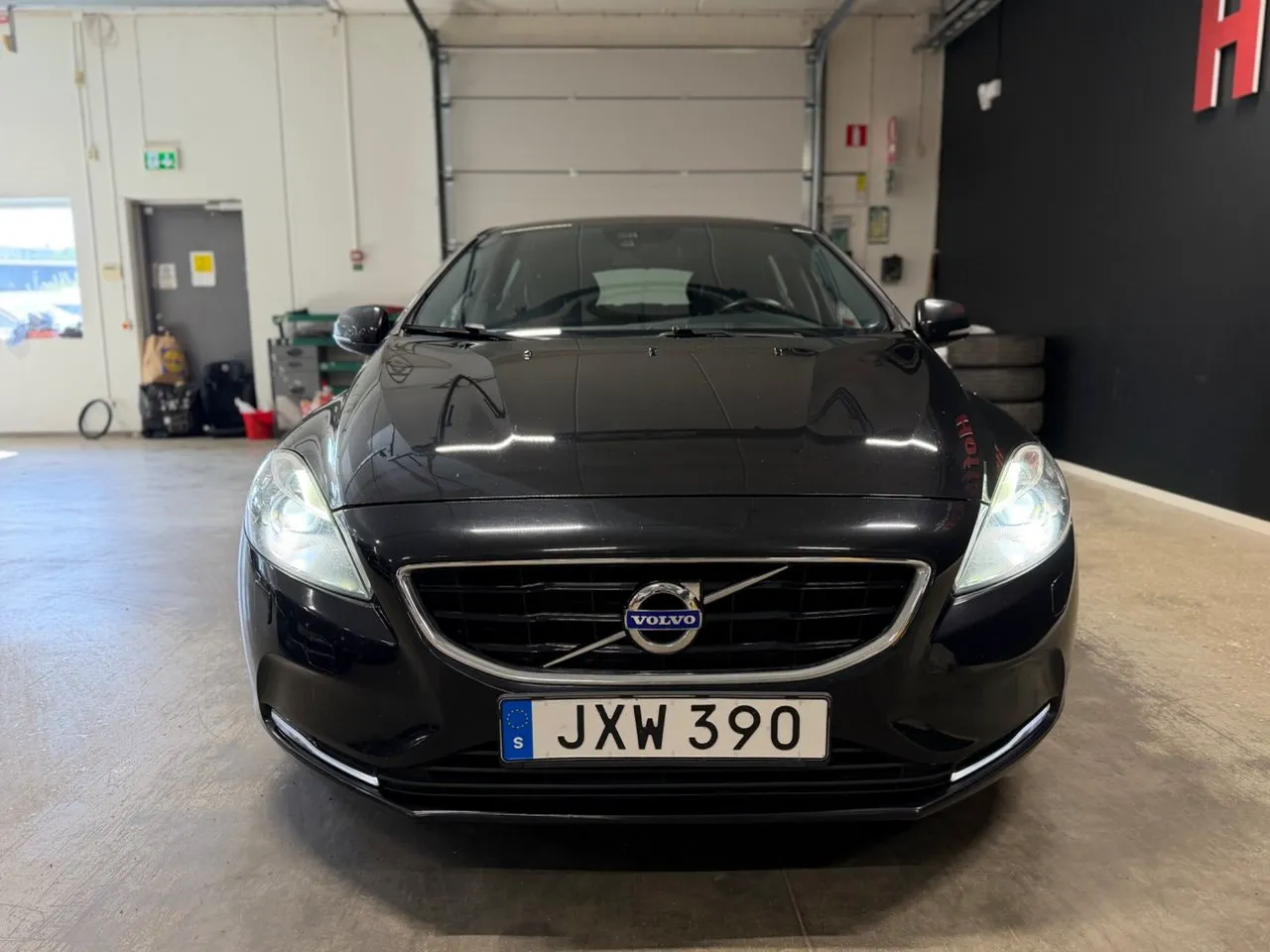 Vehicle image 7