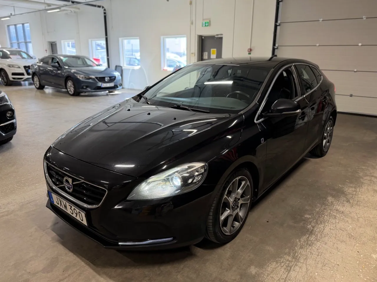 Vehicle image 6