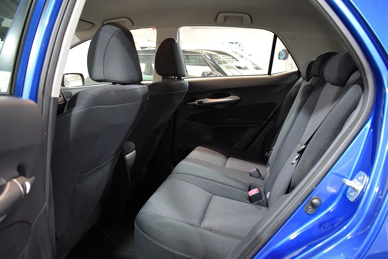 Vehicle image 19