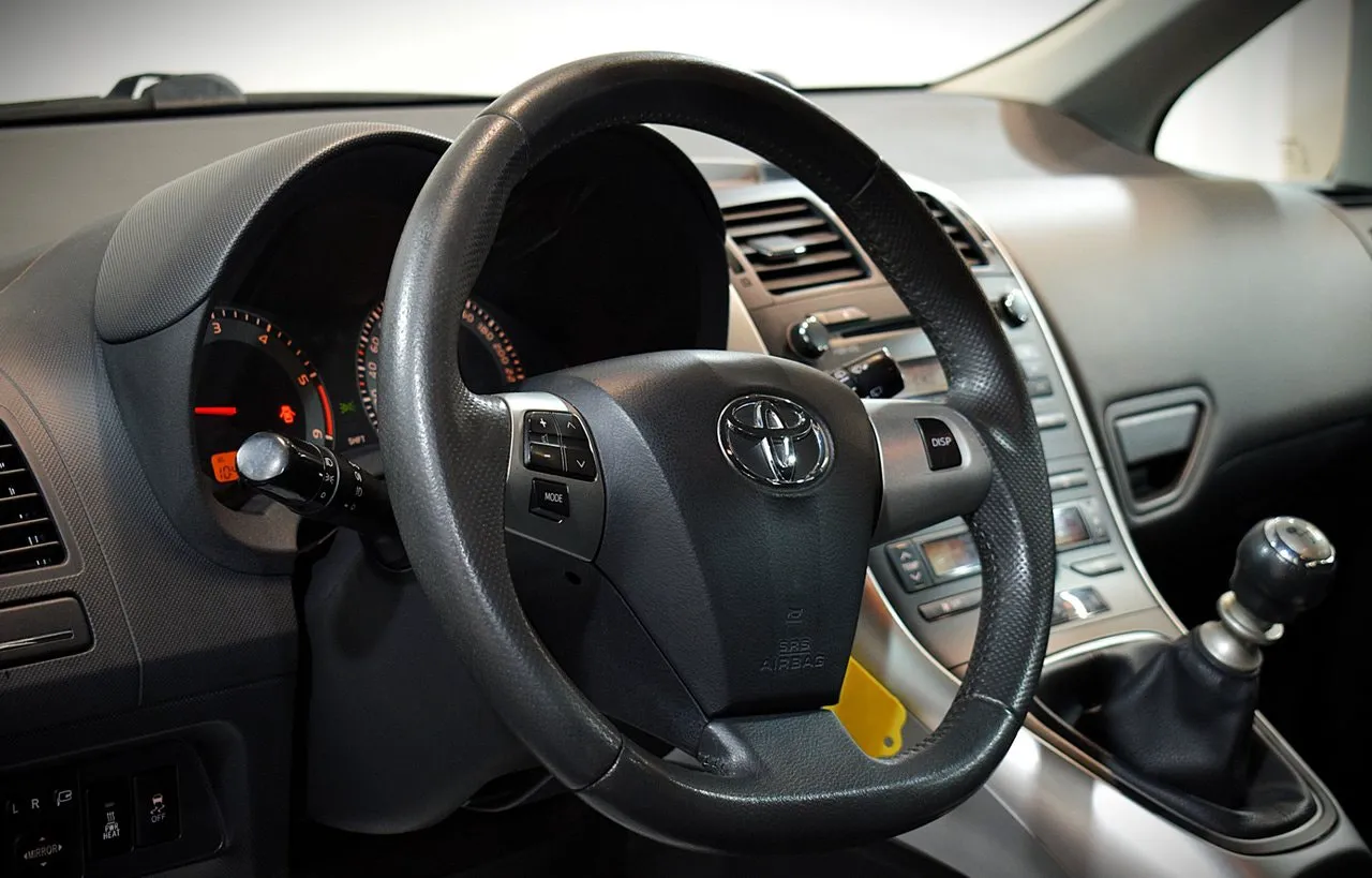 Vehicle image 8