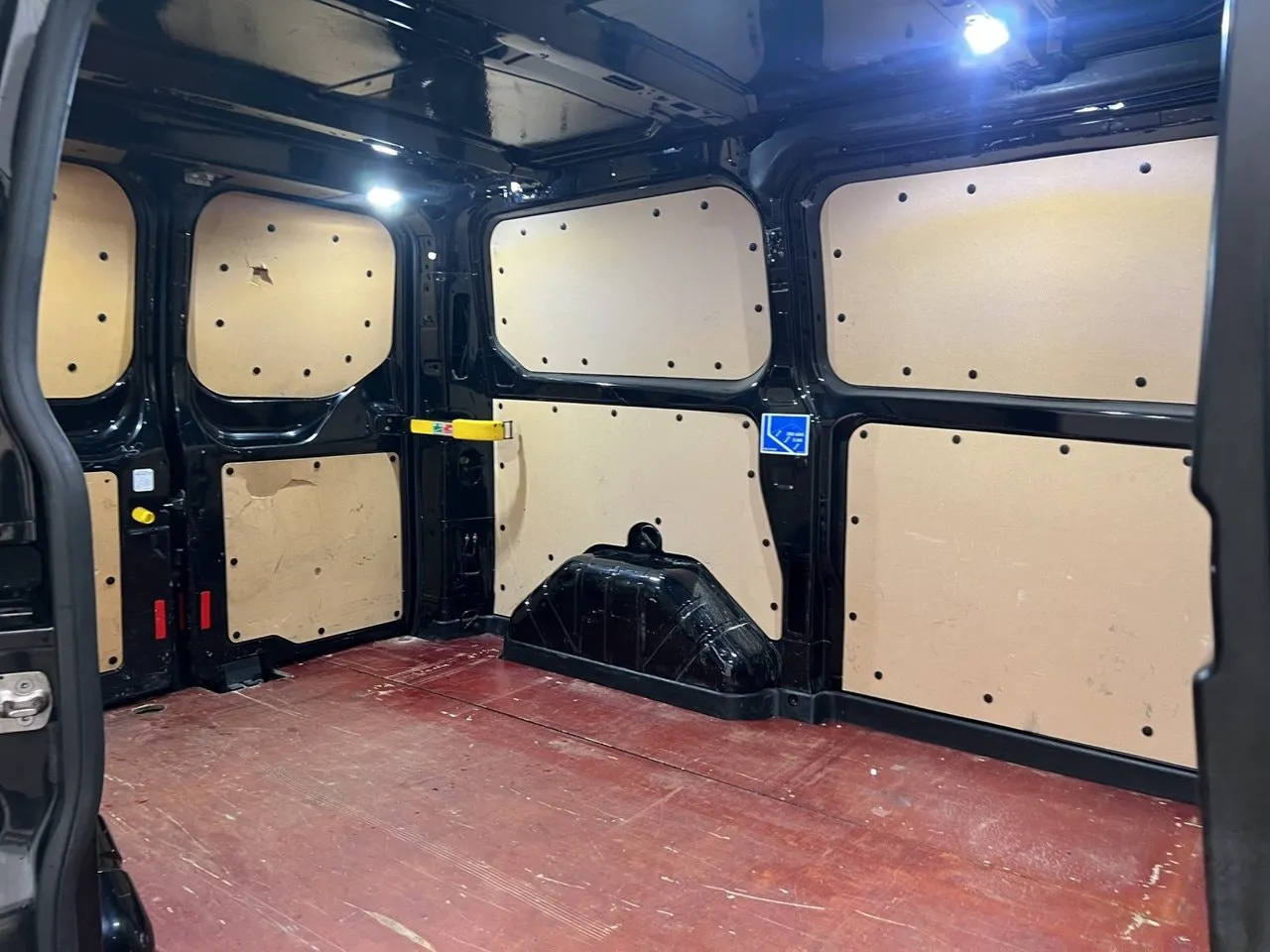 Vehicle image 13