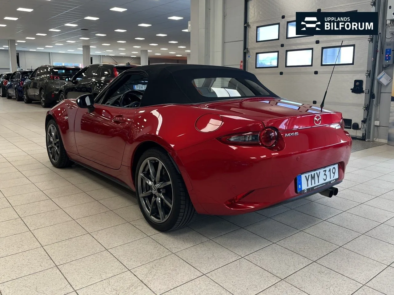 Vehicle image 16