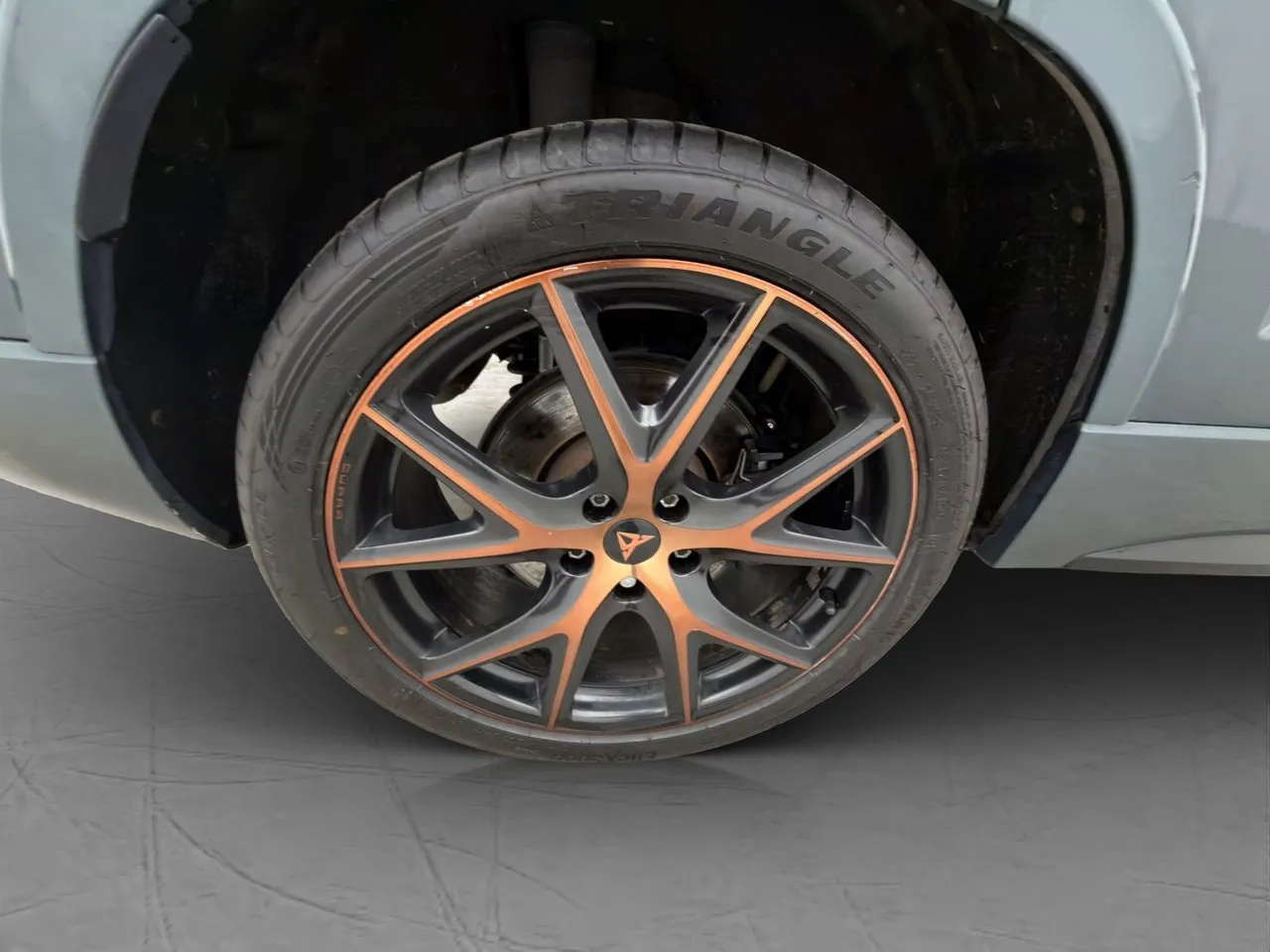 Vehicle image 30