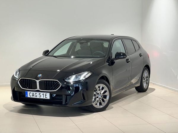 BMW 120 Apple CarPlay, Backkamera, Rattvärme - 2026