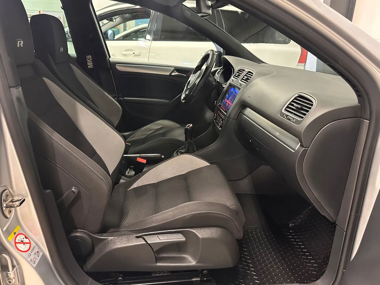 Vehicle image 18