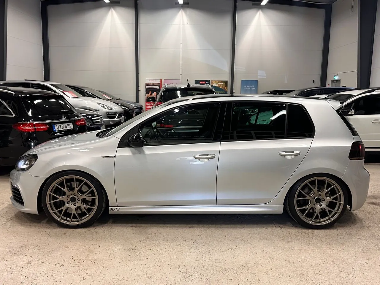 Vehicle image 7