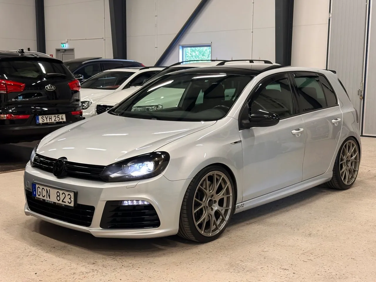 Vehicle image 5