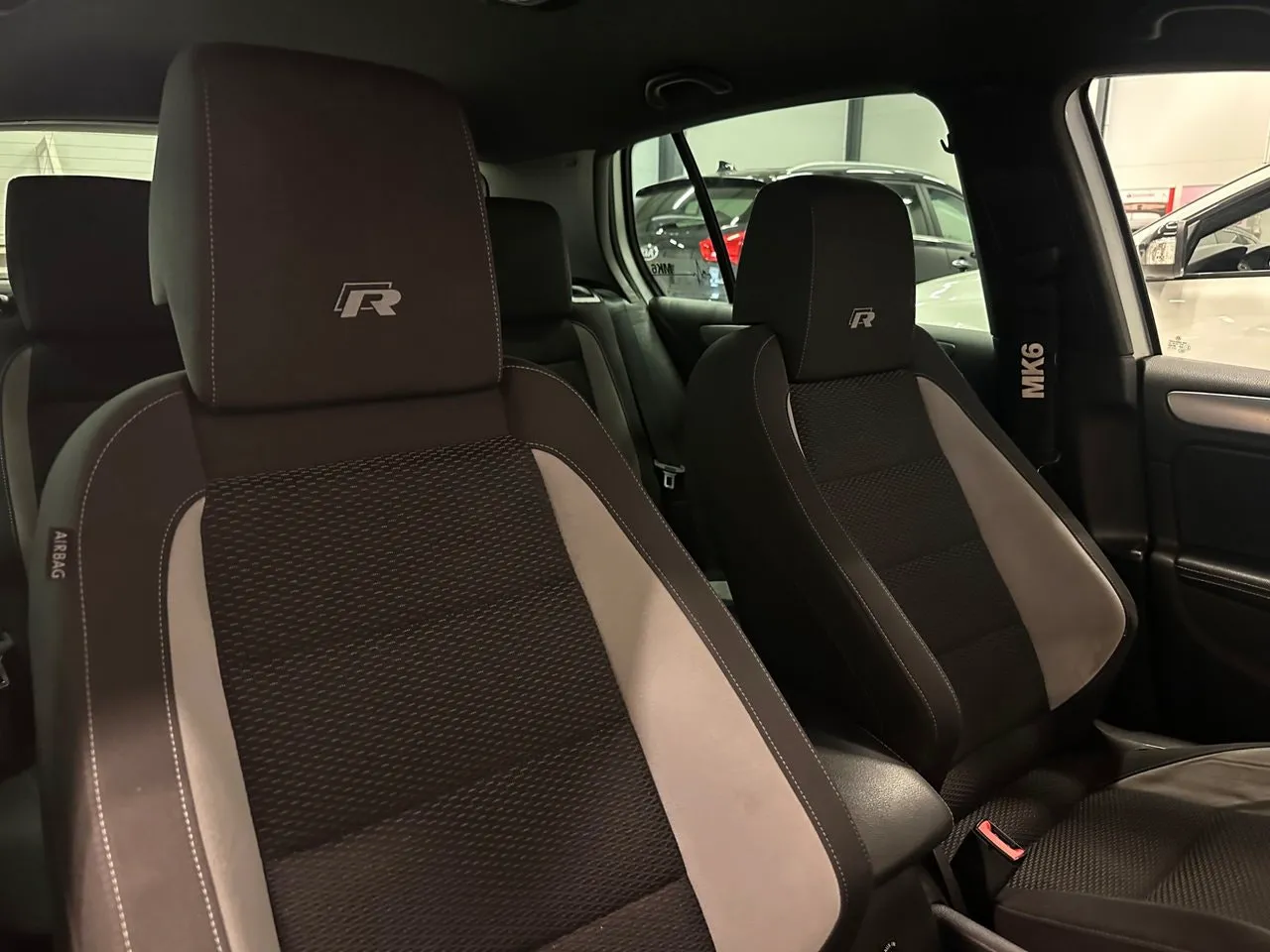 Vehicle image 16