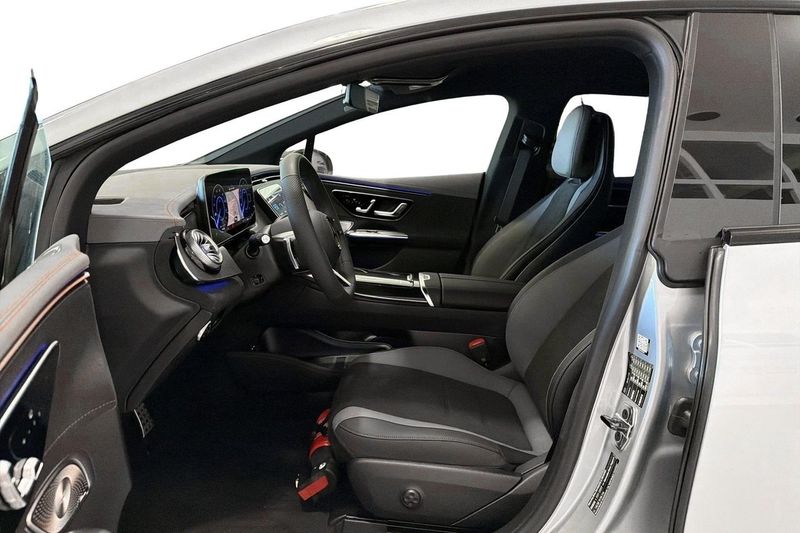 Mercedes EQE350 bild 8