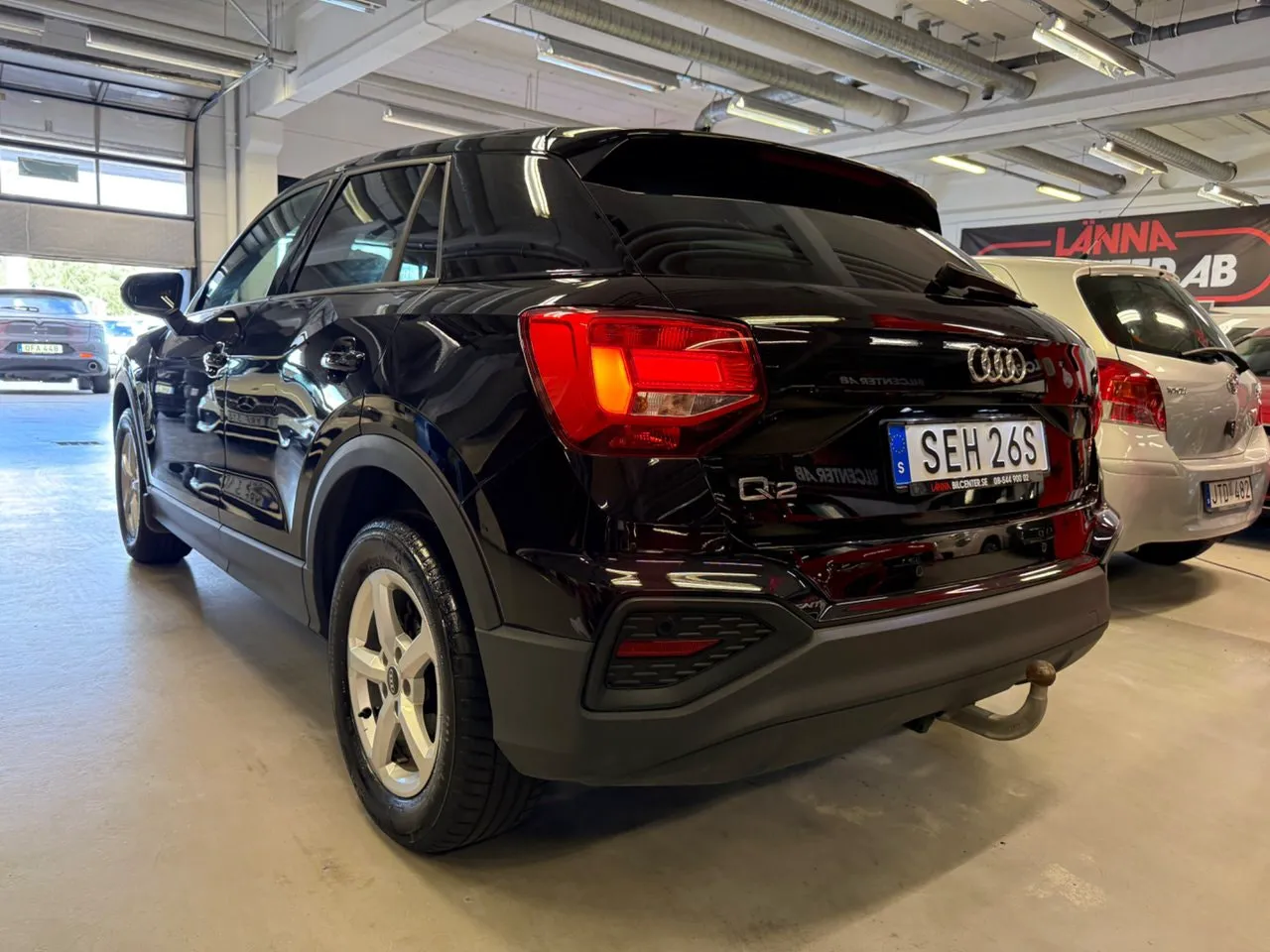 Vehicle image 9