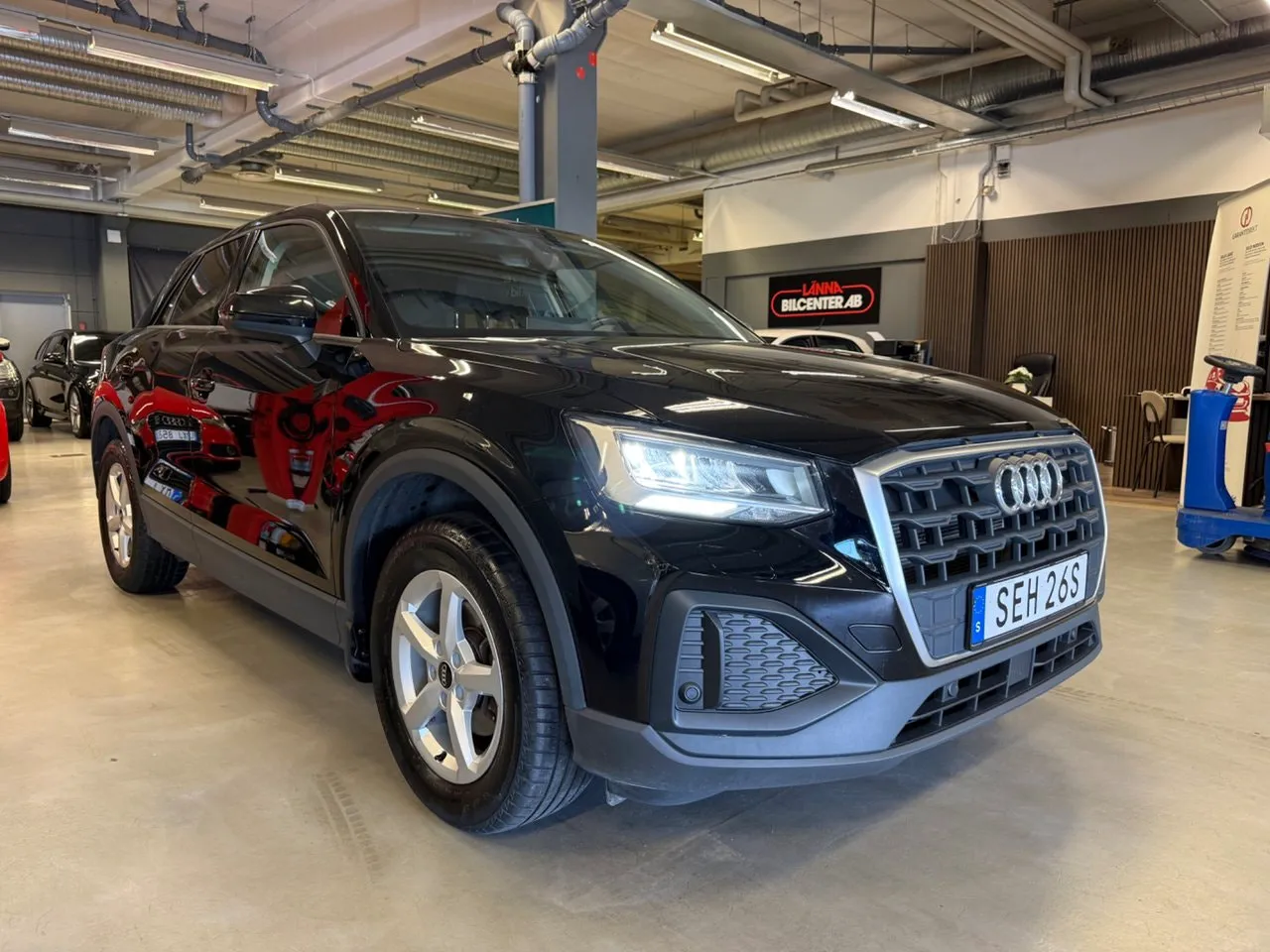 Vehicle image 6