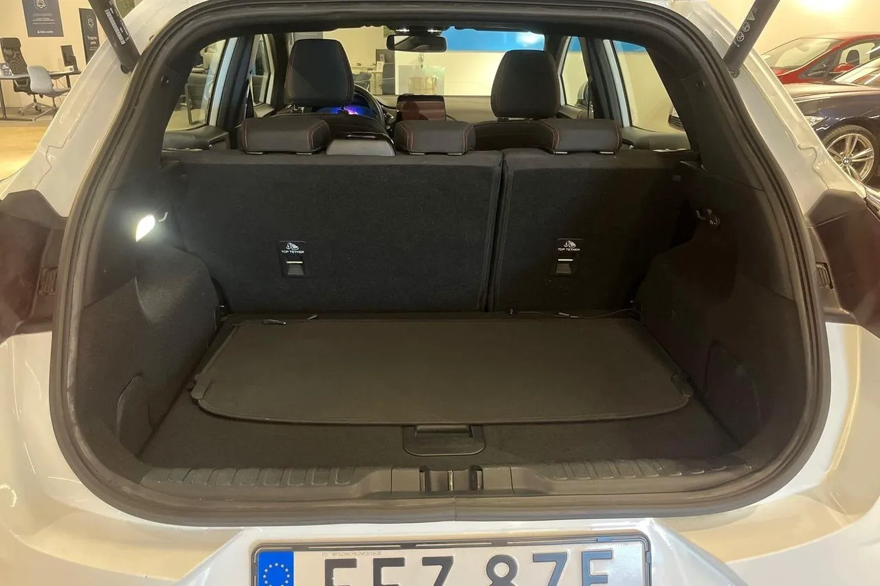 Vehicle image 21