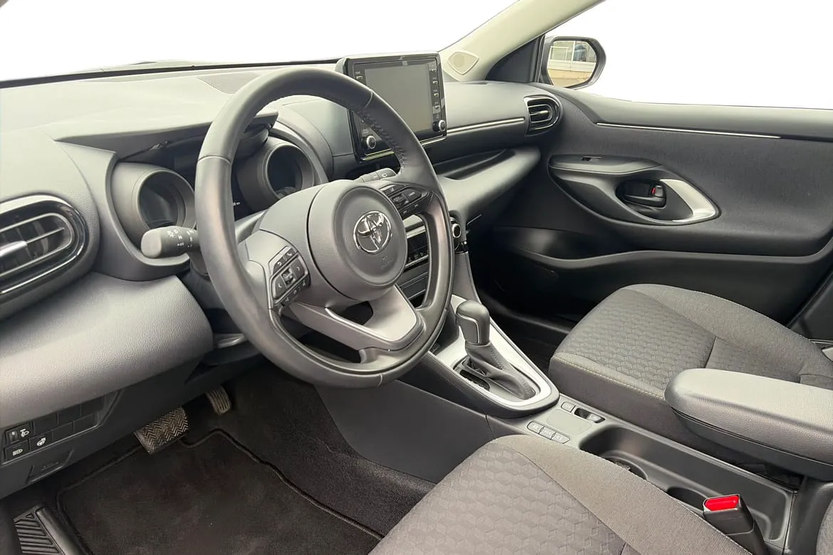 Vehicle image 10
