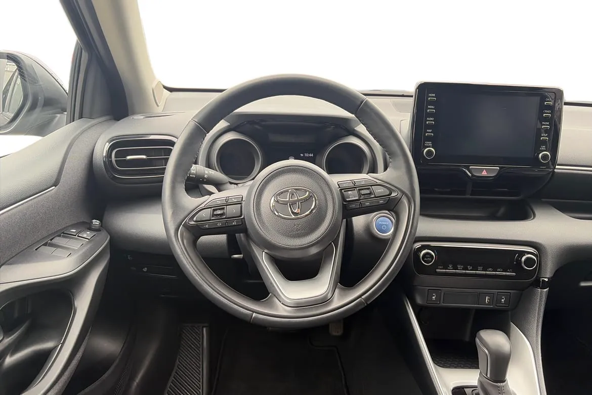 Vehicle image 15