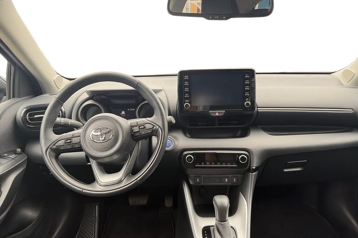 Vehicle image 14